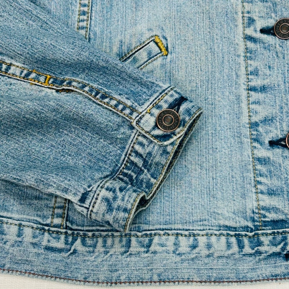 Levi Strauss Signature Jean Jacket Womens L Light Wash Denim Trucker Distress - Picture 5 of 16